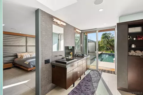 Bath - 15045 Rancho Real, Del Mar, CA 92014 photo 2 of 6