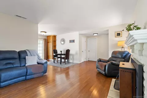 Living - 1602 Grandview St, Oceanside, CA 92054 photo 2 of 2