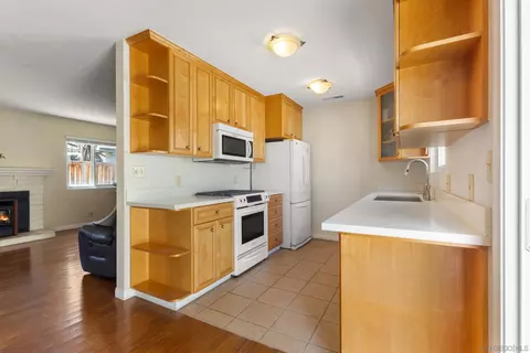 Kitchen - 1602 Grandview St, Oceanside, CA 92054 photo 4 of 4