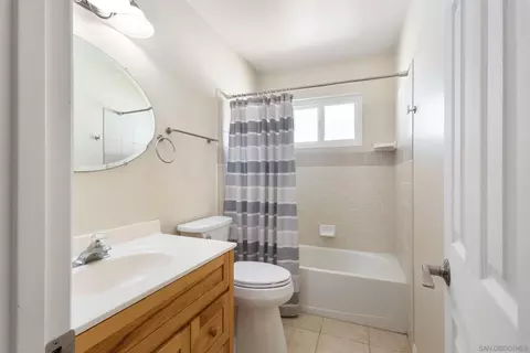 Bath - 1602 Grandview St, Oceanside, CA 92054 photo 3 of 3