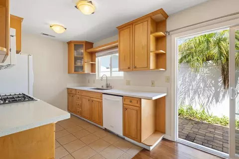 Kitchen - 1602 Grandview St, Oceanside, CA 92054 photo 2 of 4