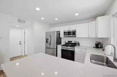 Kitchen - 2323 Brookhaven Pass, Vista, CA 92081 photo 3 of 3
