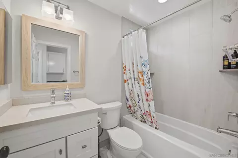 Bath - 2323 Brookhaven Pass, Vista, CA 92081 photo 3 of 3