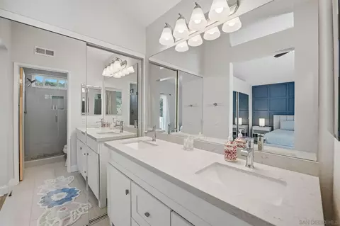 Bath - 2323 Brookhaven Pass, Vista, CA 92081 photo 2 of 3