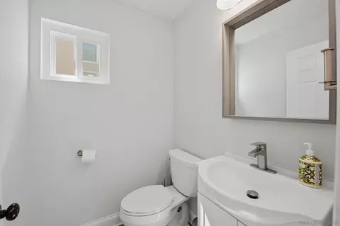 Bath - 2323 Brookhaven Pass, Vista, CA 92081 photo 1 of 3