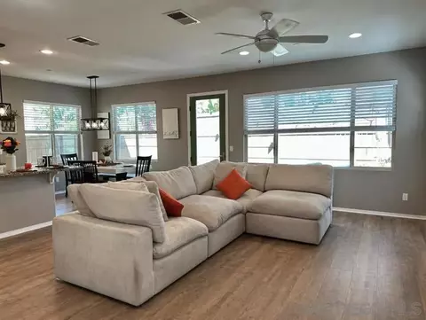 1132 Cherry Tree Ln, Vista, CA 92084 photo 8