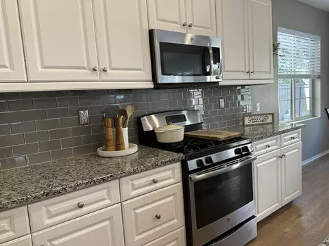 1132 Cherry Tree Ln, Vista, CA 92084 photo 4