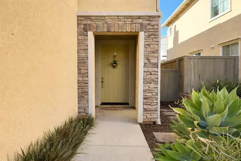 1132 Cherry Tree Ln, Vista, CA 92084 photo 3