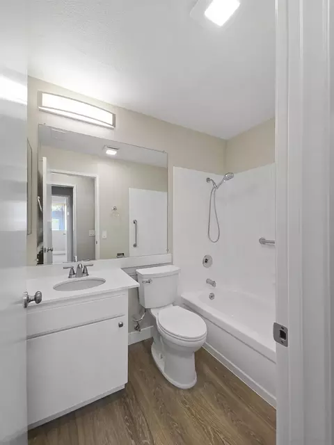 Bath - 5440 Baltimore Dr #92, La Mesa, CA 91942 photo 2 of 3