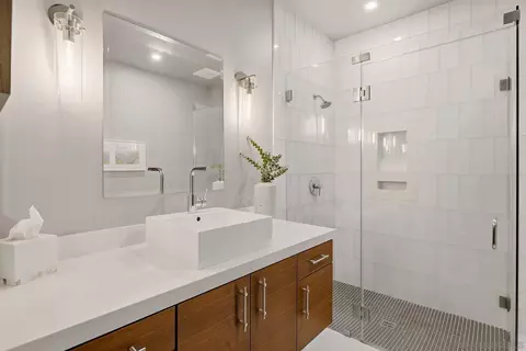 Bath - 116 Nob Ave, Del Mar, CA 92014 photo 3 of 5