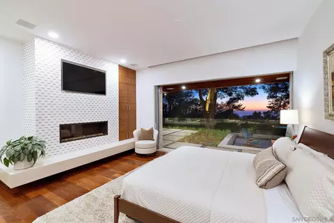 Bedroom - 116 Nob Ave, Del Mar, CA 92014 photo 4 of 4
