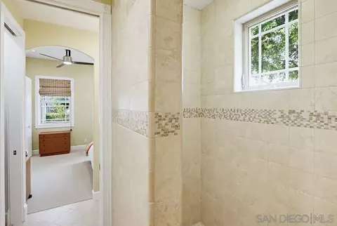 Bath - 13620 Holly Oak Way, Poway, CA 92064 photo 10 of 13