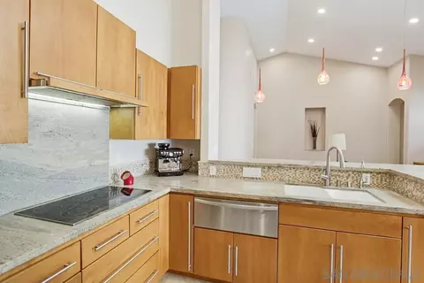 Kitchen - 13620 Holly Oak Way, Poway, CA 92064 photo 6 of 12