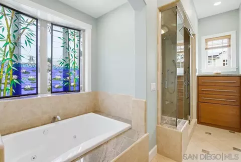 Bath - 13620 Holly Oak Way, Poway, CA 92064 photo 3 of 13