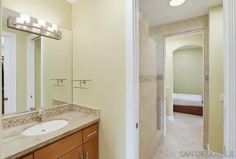 Bath - 13620 Holly Oak Way, Poway, CA 92064 photo 8 of 13