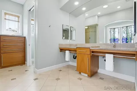 Bath - 13620 Holly Oak Way, Poway, CA 92064 photo 5 of 13