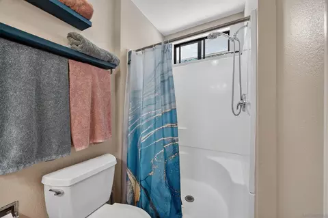 Bath - 32721 Mountain View Rd, Bonsall, CA 92003 photo 3 of 3