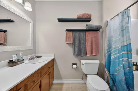 Bath - 32721 Mountain View Rd, Bonsall, CA 92003 photo 2 of 3