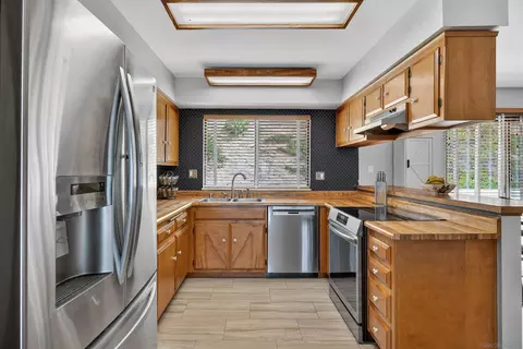 Kitchen - 32721 Mountain View Rd, Bonsall, CA 92003 photo 1 of 3