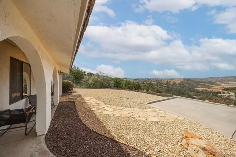 Exterior - 32721 Mountain View Rd, Bonsall, CA 92003 photo 5 of 5