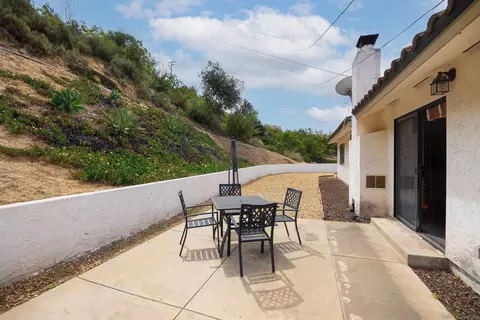 Exterior - 32721 Mountain View Rd, Bonsall, CA 92003 photo 4 of 5