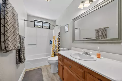 Bath - 32721 Mountain View Rd, Bonsall, CA 92003 photo 1 of 3