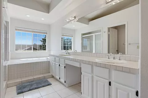 Bath - 65 Via Casitas, Bonsall, CA 92003 photo 1 of 2