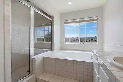 Bath - 65 Via Casitas, Bonsall, CA 92003 photo 2 of 2