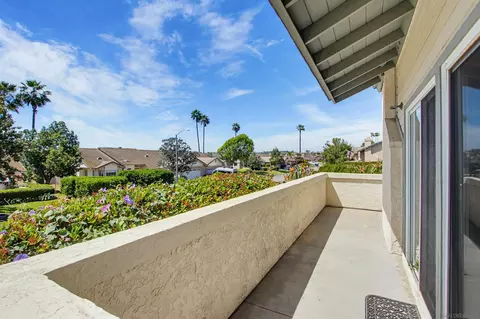 Exterior - 65 Via Casitas, Bonsall, CA 92003 photo 3 of 6