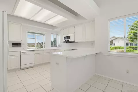 Kitchen - 65 Via Casitas, Bonsall, CA 92003 photo 1 of 2