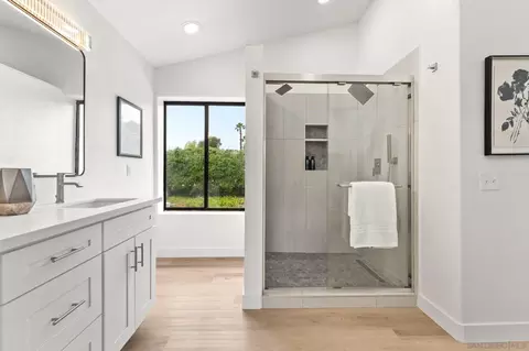 Bath - 1402 Broken Arrow, Fallbrook, CA 92028 photo 1 of 2