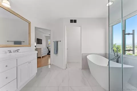 Bath - 3722 Sandpoint, Carlsbad, CA 92010 photo 4 of 6