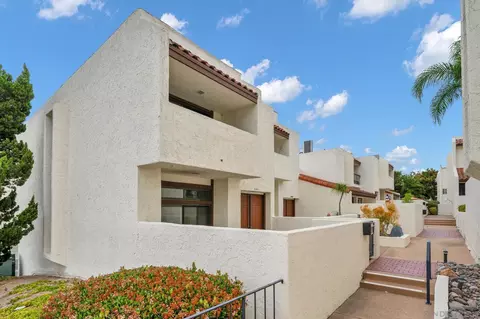 6840 Caminito Del Greco, San Diego, CA 92120