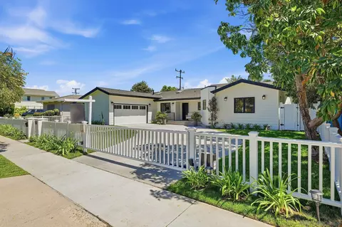 Exterior - 701 Balboa Ave, Coronado, CA 92118 photo 7 of 10