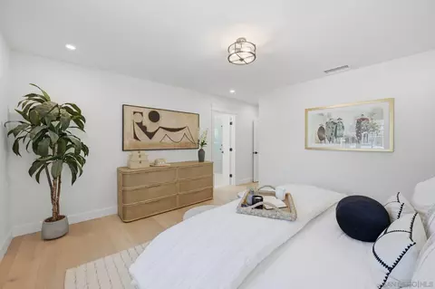 Bedroom - 701 Balboa Ave, Coronado, CA 92118 photo 2 of 3