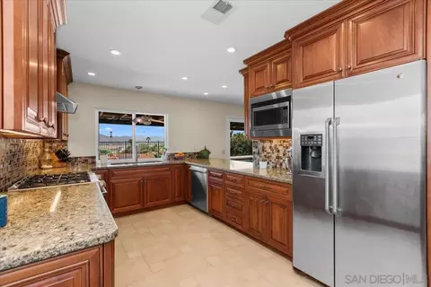 Kitchen - 2185 Estela Dr, El Cajon, CA 92020 photo 3 of 5