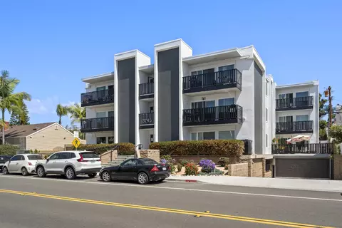 3745 Riviera Dr #1, San Diego, CA 92109