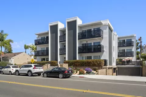 3745 Riviera Dr #1, San Diego, CA 92109