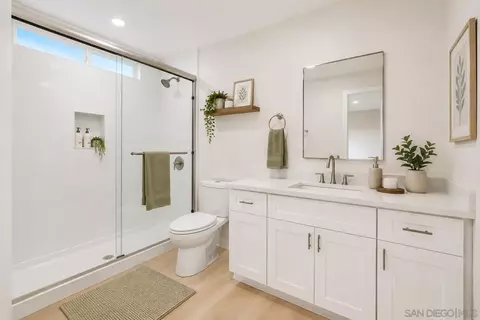 Bath - 75 Third Ave #20, Chula Vista, CA 91910 photo 2 of 6