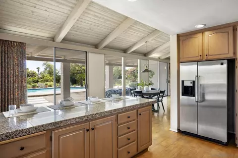 Kitchen - 2357 Royal Crst, Escondido, CA 92025 photo 3 of 6