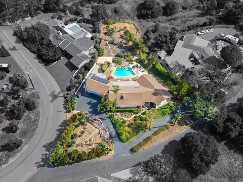 View/Area - 2357 Royal Crst, Escondido, CA 92025 photo 1 of 7