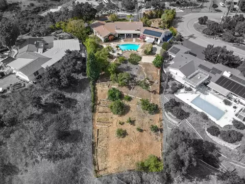 View/Area - 2357 Royal Crst, Escondido, CA 92025 photo 7 of 7