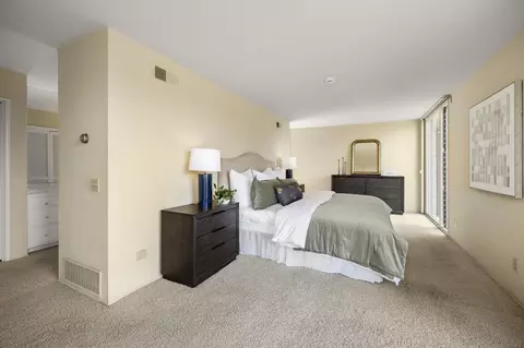 Bedroom - 2357 Royal Crst, Escondido, CA 92025 photo 2 of 4