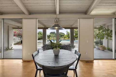 Dining - 2357 Royal Crst, Escondido, CA 92025 photo 3 of 3