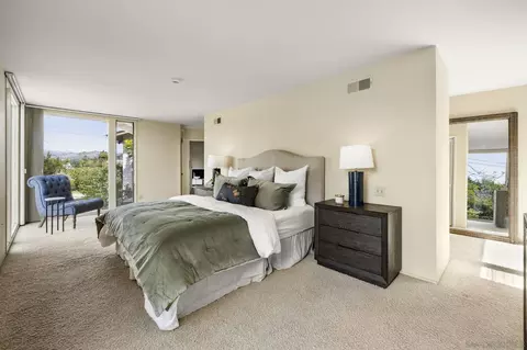 Bedroom - 2357 Royal Crst, Escondido, CA 92025 photo 1 of 4