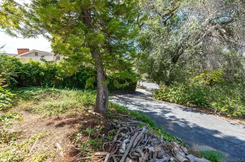Exterior - 2357 Royal Crst, Escondido, CA 92025 photo 8 of 28