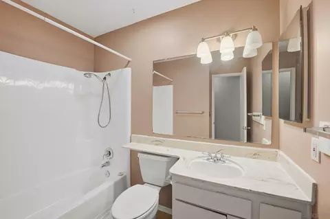 Bath - 1580 Bitterroot Ct, San Marcos, CA 92069 photo 1 of 2