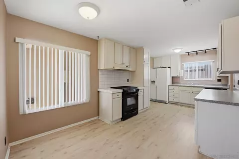 Kitchen - 1580 Bitterroot Ct, San Marcos, CA 92069 photo 1 of 5