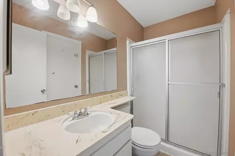 Bath - 1580 Bitterroot Ct, San Marcos, CA 92069 photo 2 of 2
