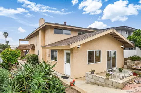 Exterior - 13933 Recuerdo Dr, Del Mar, CA 92014 photo 8 of 11
